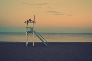 Photo of lifeguard stand courtesy of www.gratisography.com