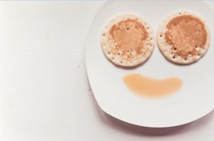 Smiley face pancakes from gratisography.com